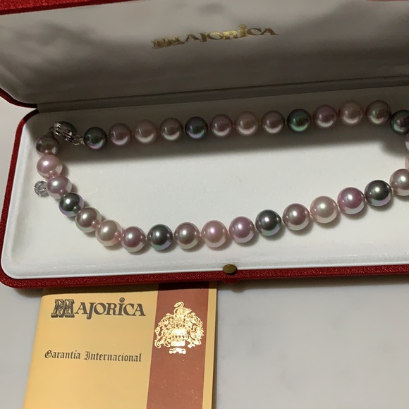 Beautiful set of Majorca Pearls - Picture 4 of 8